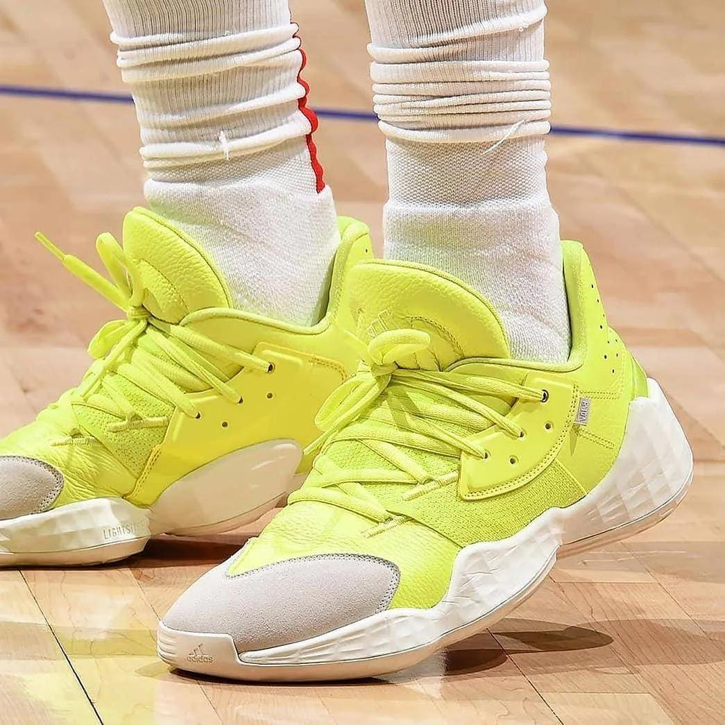 包含Rookie巅峰对决，哈登与30激战西班牙队分钟，败北胜负难料！的词条